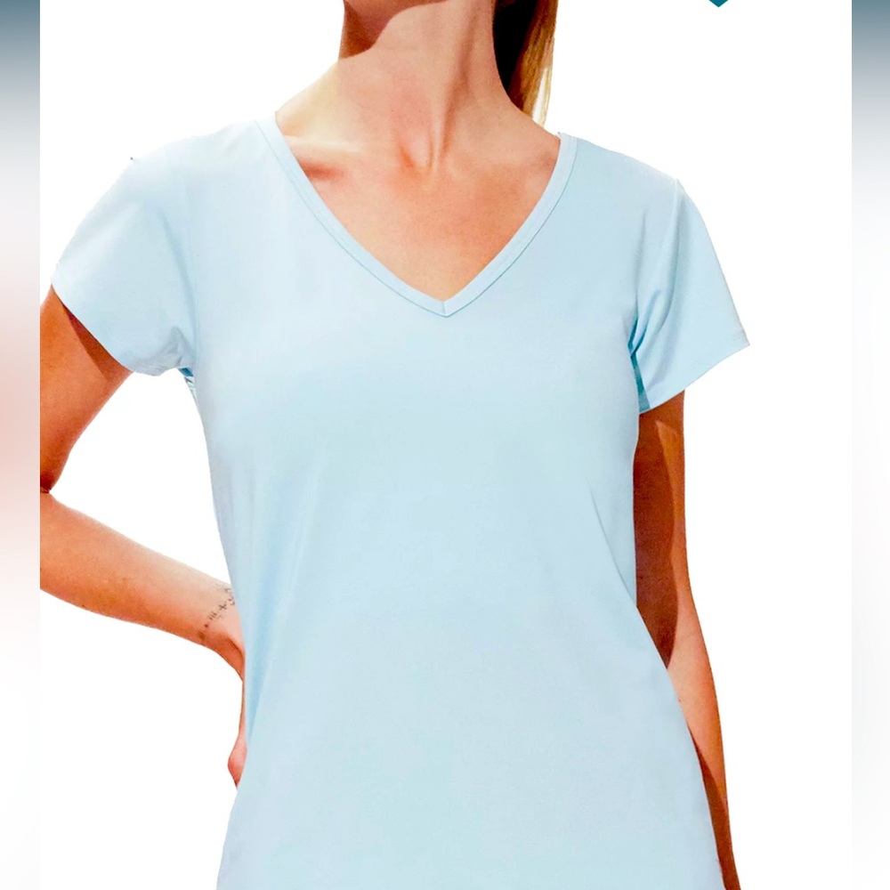 EleVen by Venus Williams matchpoint short sleeve T-shirt BNWT